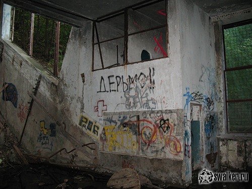 Заброшенный эскалатор на Воробьевых горах, Московская область Заброшенный эскалатор на Воробьевых горах, Московская область
