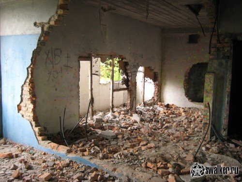 Заброшенное здание управления депо, Свердловская область Заброшенное здание управления депо, Свердловская область