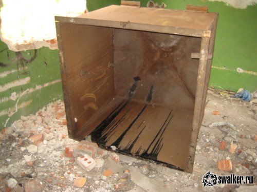 Заброшенное здание управления депо, Свердловская область Заброшенное здание управления депо, Свердловская область
