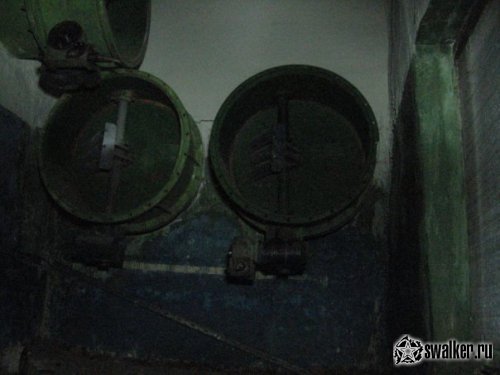 Заброшенное бомбоубежище завода ОРБИТА, Саратовская область Заброшенное бомбоубежище завода ОРБИТА, Саратовская область